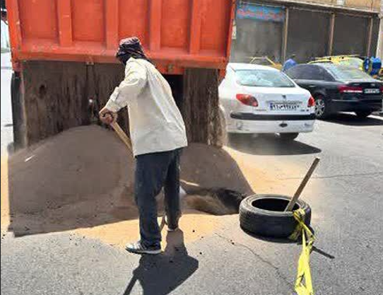 حفره ایجاد شده در ابتدای بلوار شهید دشتی ترمیم شد