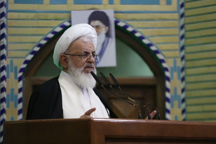 حضور پرشور مردم در ۲۲ بهمن دشمن را عقب می‌راند