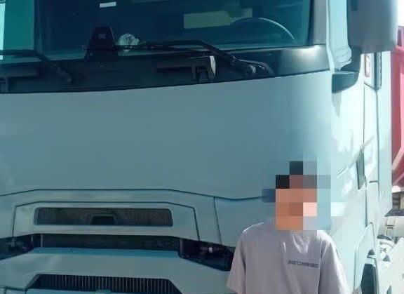 رانندگی نوجوان ۱۴ ساله با تریلی